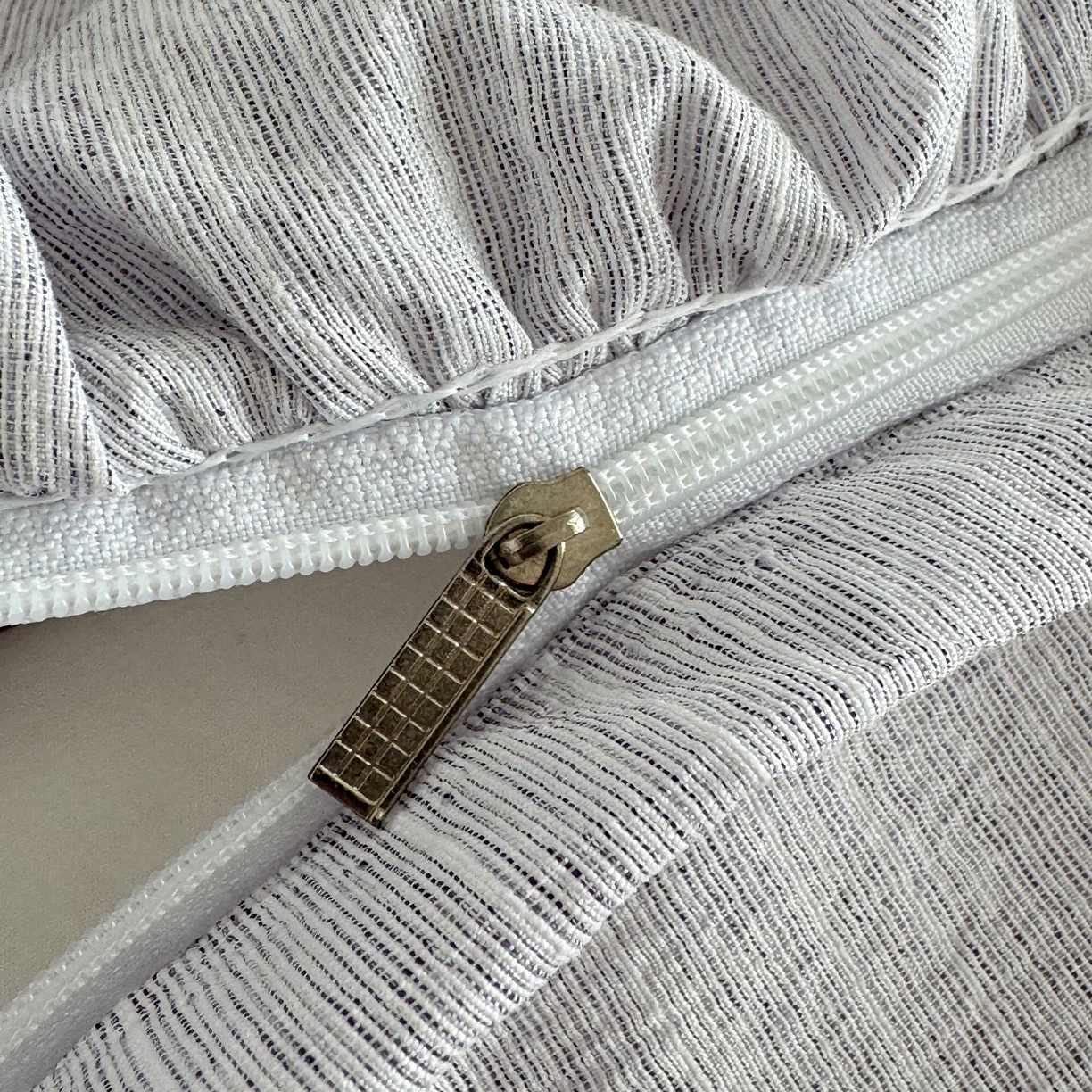 91家纺网 家纺一手货源 找家纺 迷尚家居 2026新款提花色织麻花边四件套 素锦豆沙