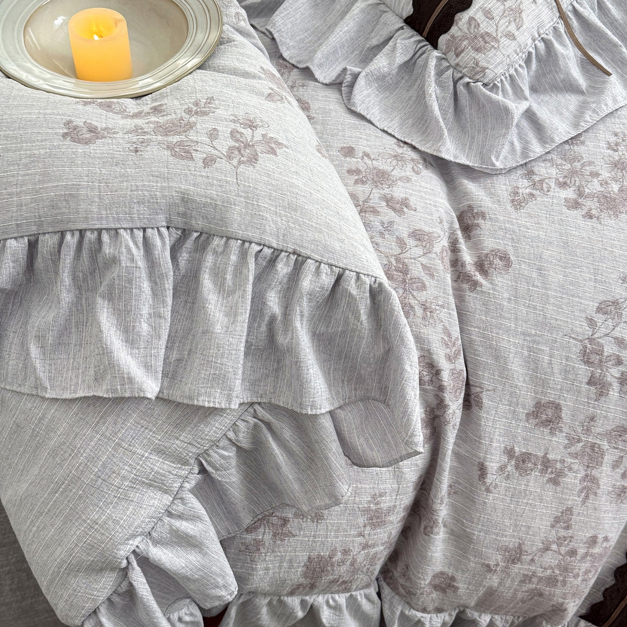 91家纺网 家纺一手货源 找家纺 迷尚家居 2026新款提花色织麻花边四件套 素锦豆沙