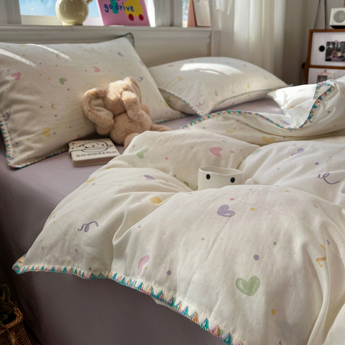 91家纺网 家纺一手货源 找家纺 忆生活家纺 2026新款A类全棉有氧双层纱贝壳边三角针四件套 多巴胺