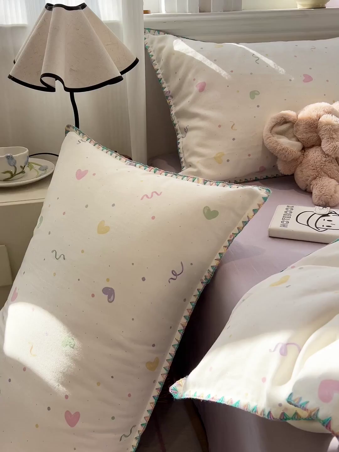 91家纺网 家纺一手货源 找家纺 忆生活家纺 2026新款A类全棉有氧双层纱贝壳边三角针四件套 多巴胺