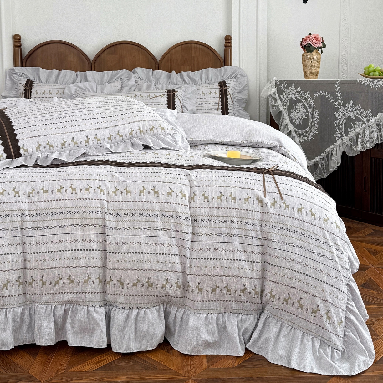 91家纺网 家纺一手货源 找家纺 迷尚家居 2026新款提花色织麻花边四件套 费尔岛灰