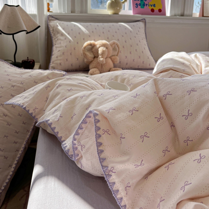 91家纺网 家纺一手货源 找家纺 忆生活家纺 2026新款A类全棉有氧双层纱贝壳边三角针四件套 蝴蝶结-紫