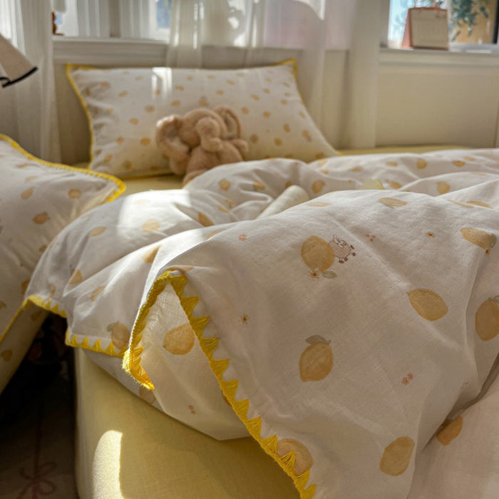 91家纺网 家纺一手货源 找家纺 忆生活家纺 2026新款A类全棉有氧双层纱贝壳边三角针四件套 檬檬羊