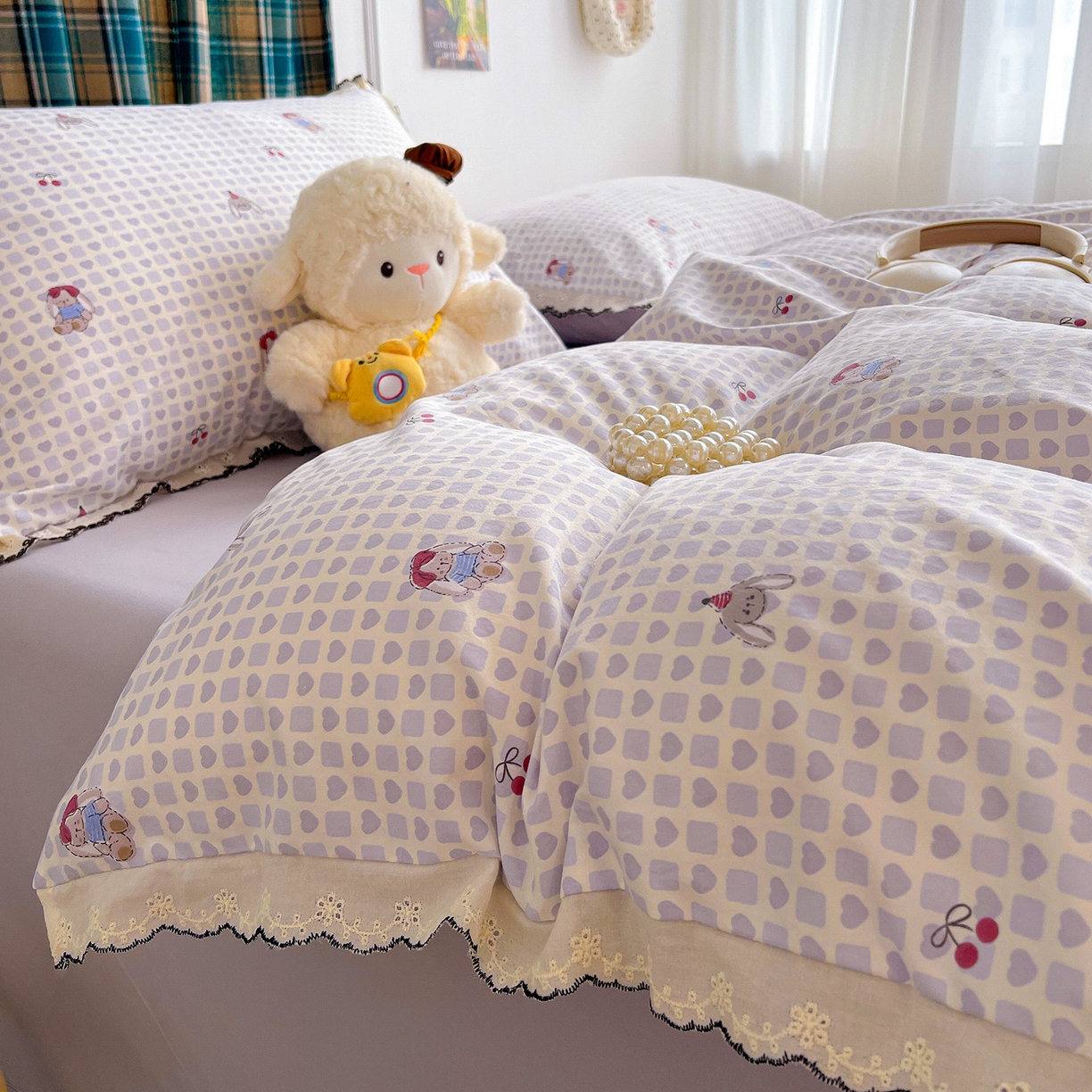 91家纺网 家纺一手货源 找家纺 金梦拉家纺 2026春夏新款古法水洗棉花边系列四件套 花边-玩偶兔