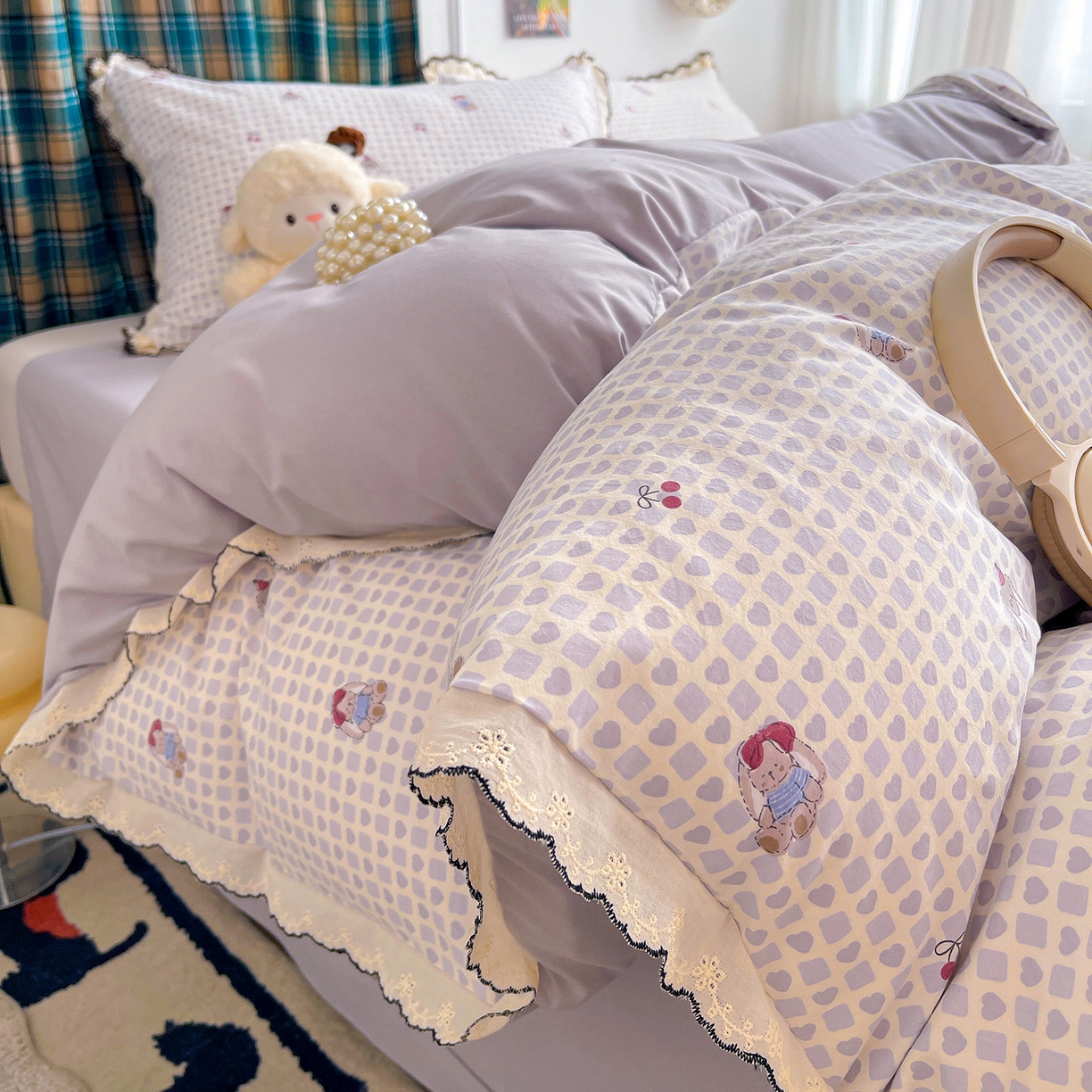 91家纺网 家纺一手货源 找家纺 金梦拉家纺 2026春夏新款古法水洗棉花边系列四件套 花边-玩偶兔