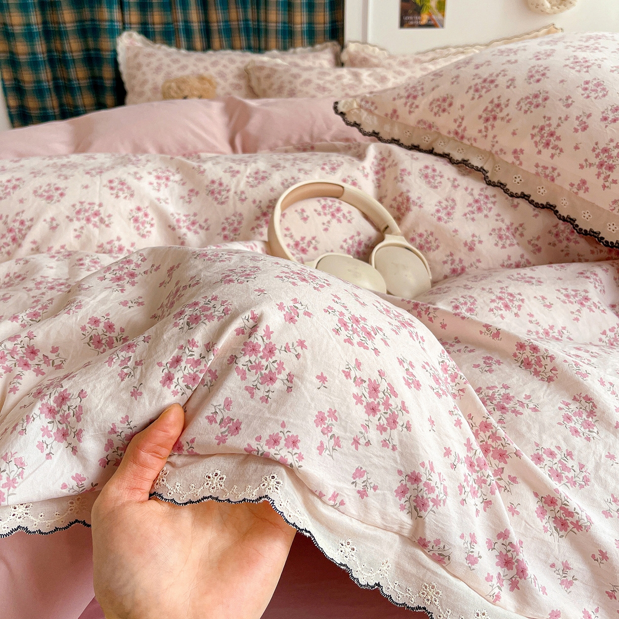 91家纺网 家纺一手货源 找家纺 金梦拉家纺 2026春夏新款古法水洗棉花边系列四件套 花边-桃花朵朵