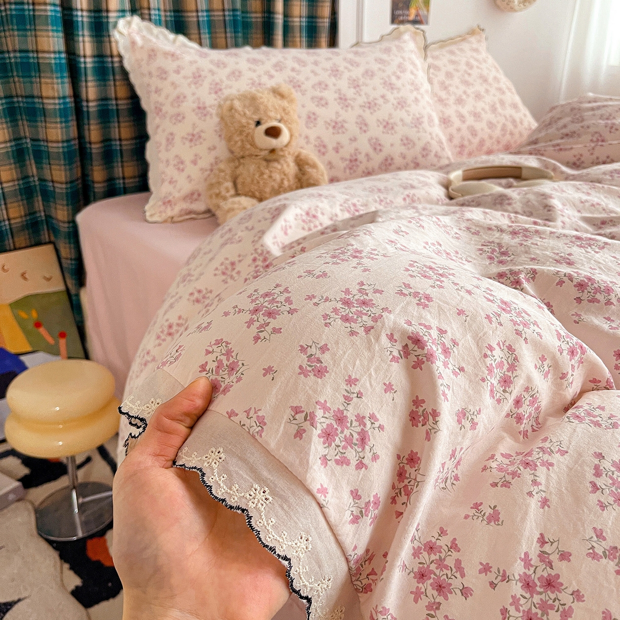 91家纺网 家纺一手货源 找家纺 金梦拉家纺 2026春夏新款古法水洗棉花边系列四件套 花边-桃花朵朵