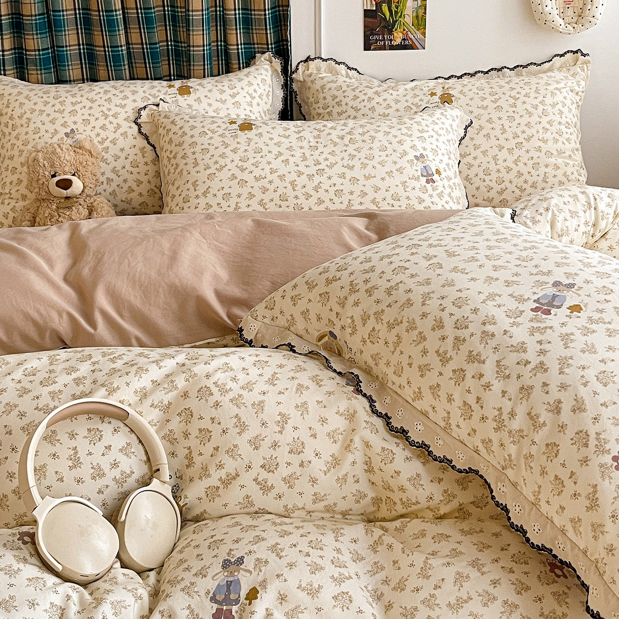 91家纺网 家纺一手货源 找家纺 金梦拉家纺 2026春夏新款古法水洗棉花边系列四件套 花边-咖色兔