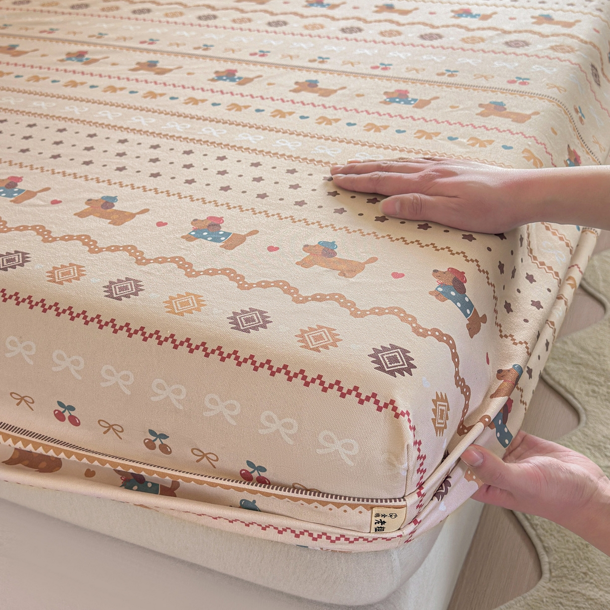 91家纺网 家纺一手货源 找家纺 莱登卡奴 2026新款A类100%全棉纯棉老粗布单床笠系列 旺仔腊肠狗