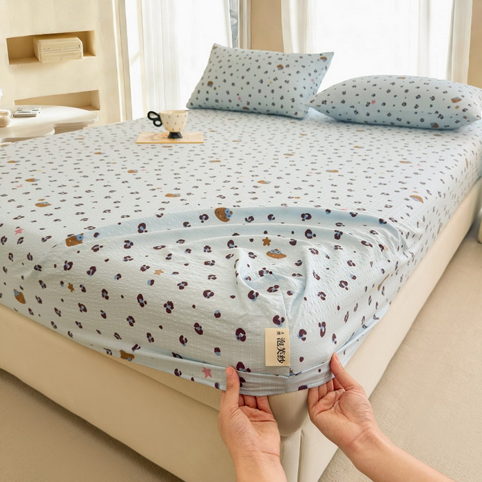 91家纺网 家纺一手货源 找家纺 贝扬思家纺 2026新款高克重泡芙纱印花款单床笠床笠单件-浅糯 CL浅糯-豹纹咪星蓝