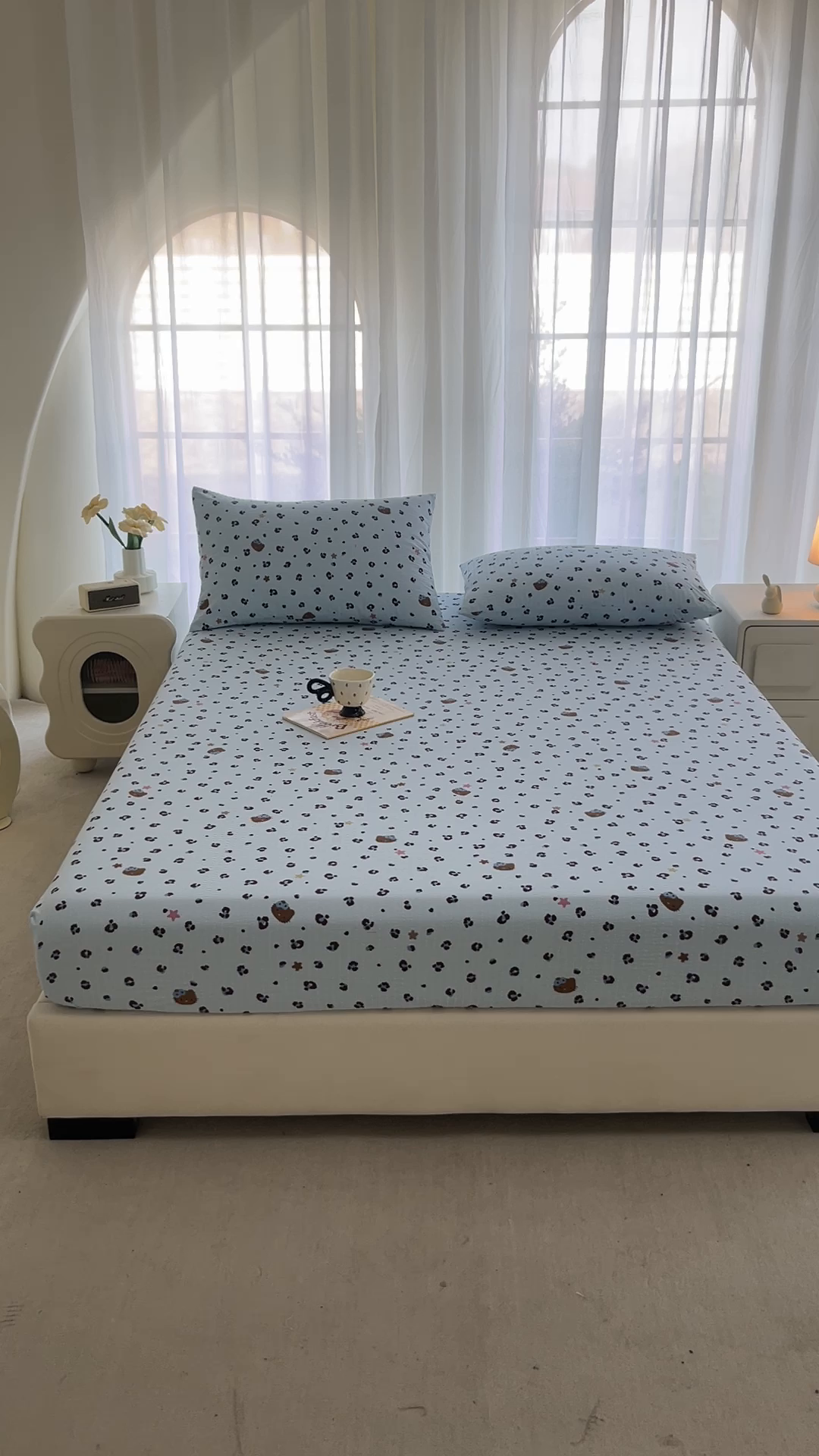 91家纺网 家纺一手货源 找家纺 贝扬思家纺 2026新款高克重泡芙纱印花款单床笠床笠单件-浅糯 CL浅糯-豹纹咪星蓝