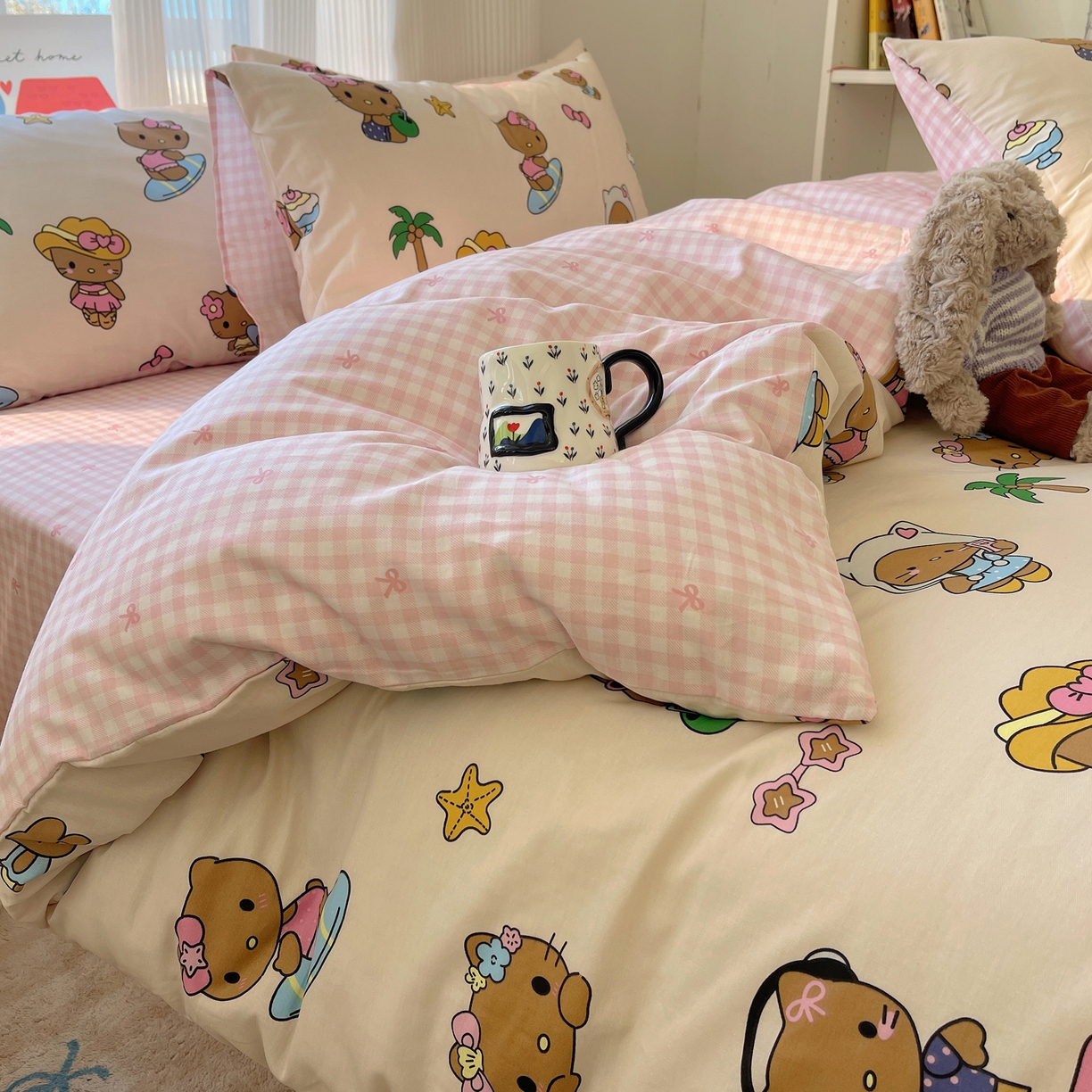 91家纺网 家纺一手货源 找家纺 六巷胡同 2026新款INS减龄可爱风卡通全棉四件套（第二系列） 度假冲浪猫