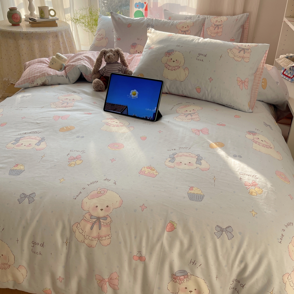 91家纺网 家纺一手货源 找家纺 六巷胡同 2026新款INS减龄可爱风卡通全棉四件套（第二系列） 假日蛋糕犬