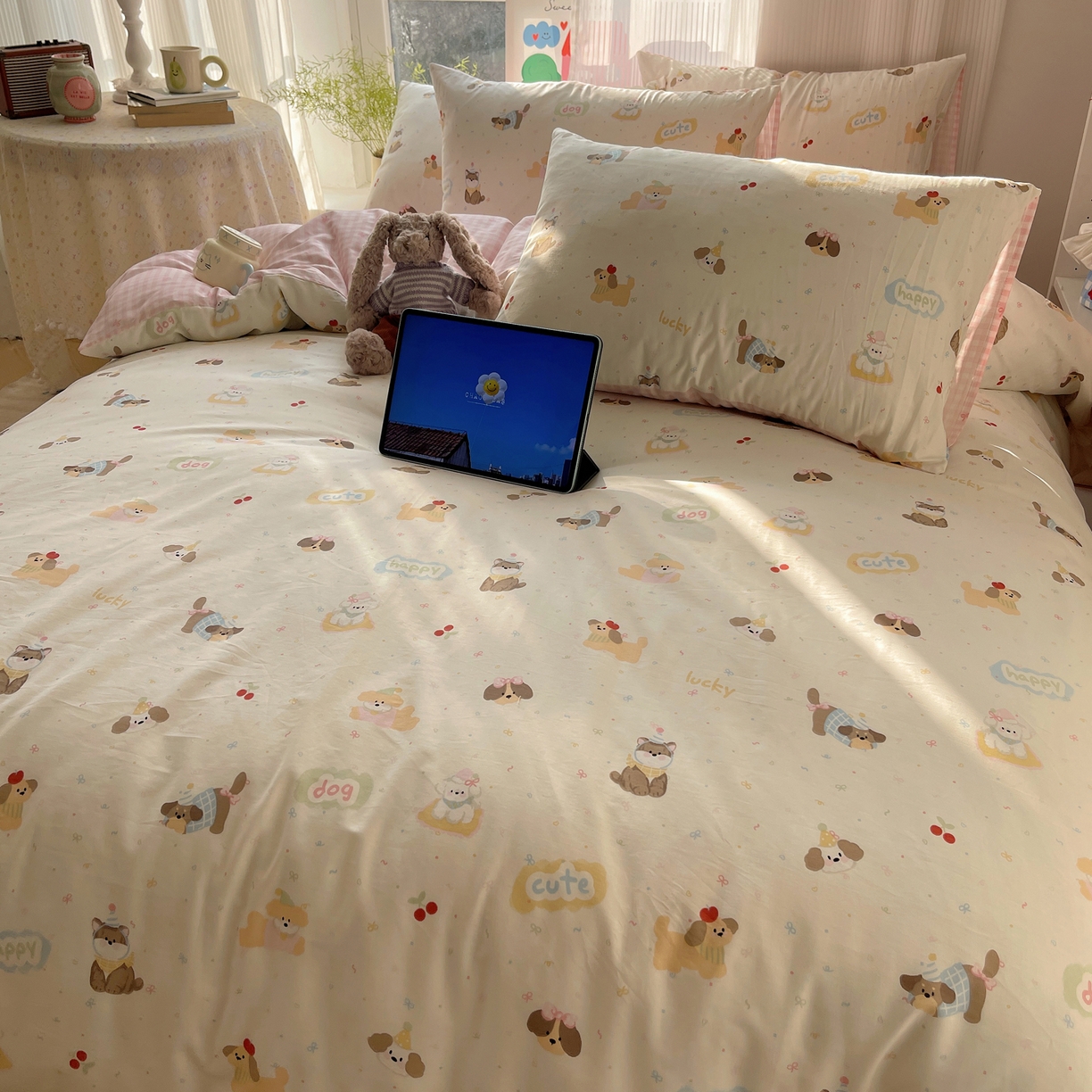 91家纺网 家纺一手货源 找家纺 六巷胡同 2026新款INS减龄可爱风卡通全棉四件套（第二系列） 汪星人派对