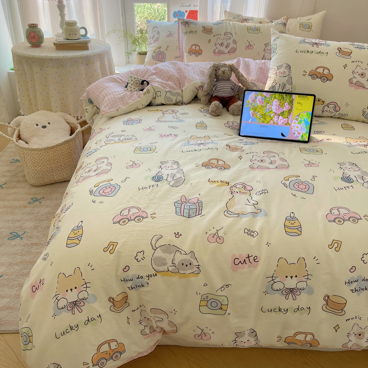 91家纺网 家纺一手货源 找家纺 六巷胡同 2026新款INS减龄可爱风卡通全棉四件套（第二系列） 猫咪聚会趴