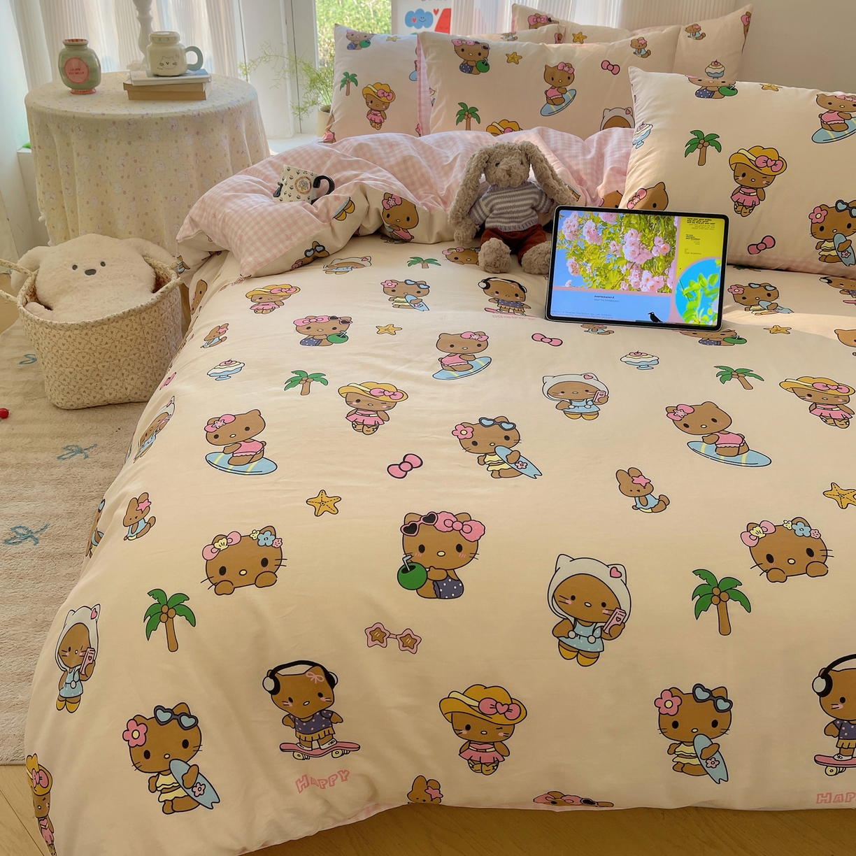 91家纺网 家纺一手货源 找家纺 六巷胡同 2026新款INS减龄可爱风卡通全棉四件套（第二系列） 度假冲浪猫