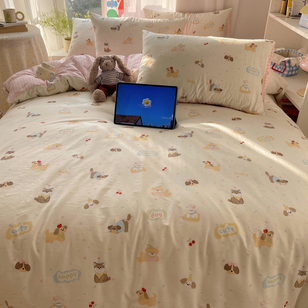 91家纺网 家纺一手货源 找家纺 六巷胡同 2026新款INS减龄可爱风卡通全棉四件套（第二系列） 汪星人派对