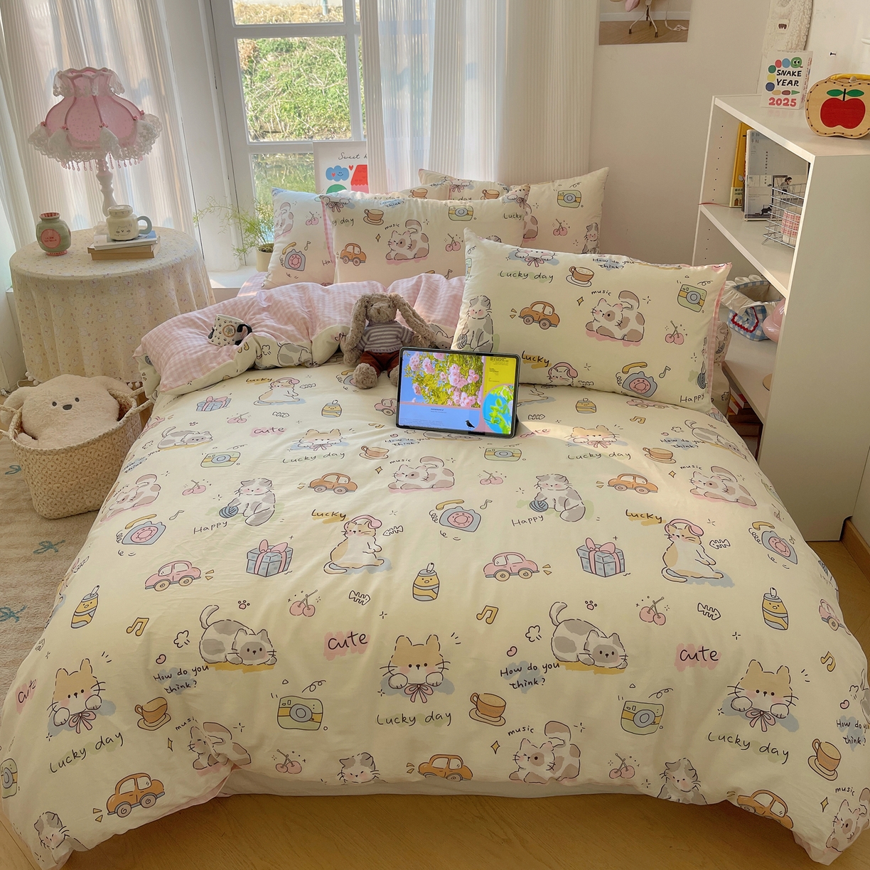 91家纺网 家纺一手货源 找家纺 六巷胡同 2026新款INS减龄可爱风卡通全棉四件套（第二系列） 猫咪聚会趴