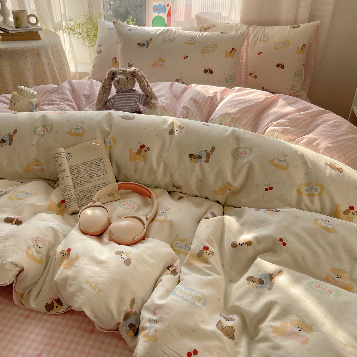 91家纺网 家纺一手货源 找家纺 六巷胡同 2026新款INS减龄可爱风卡通全棉四件套（第二系列） 汪星人派对