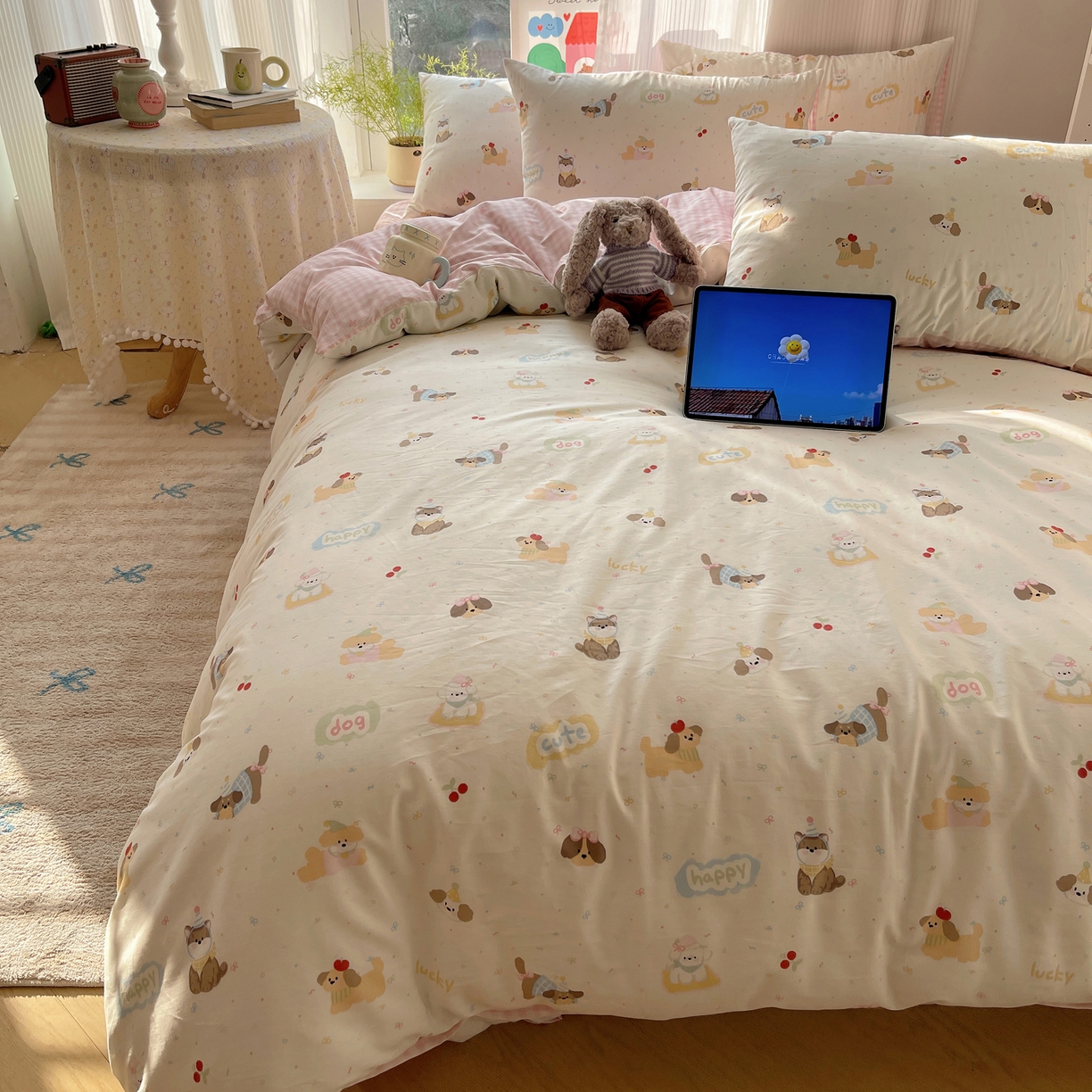 91家纺网 家纺一手货源 找家纺 六巷胡同 2026新款INS减龄可爱风卡通全棉四件套（第二系列） 汪星人派对