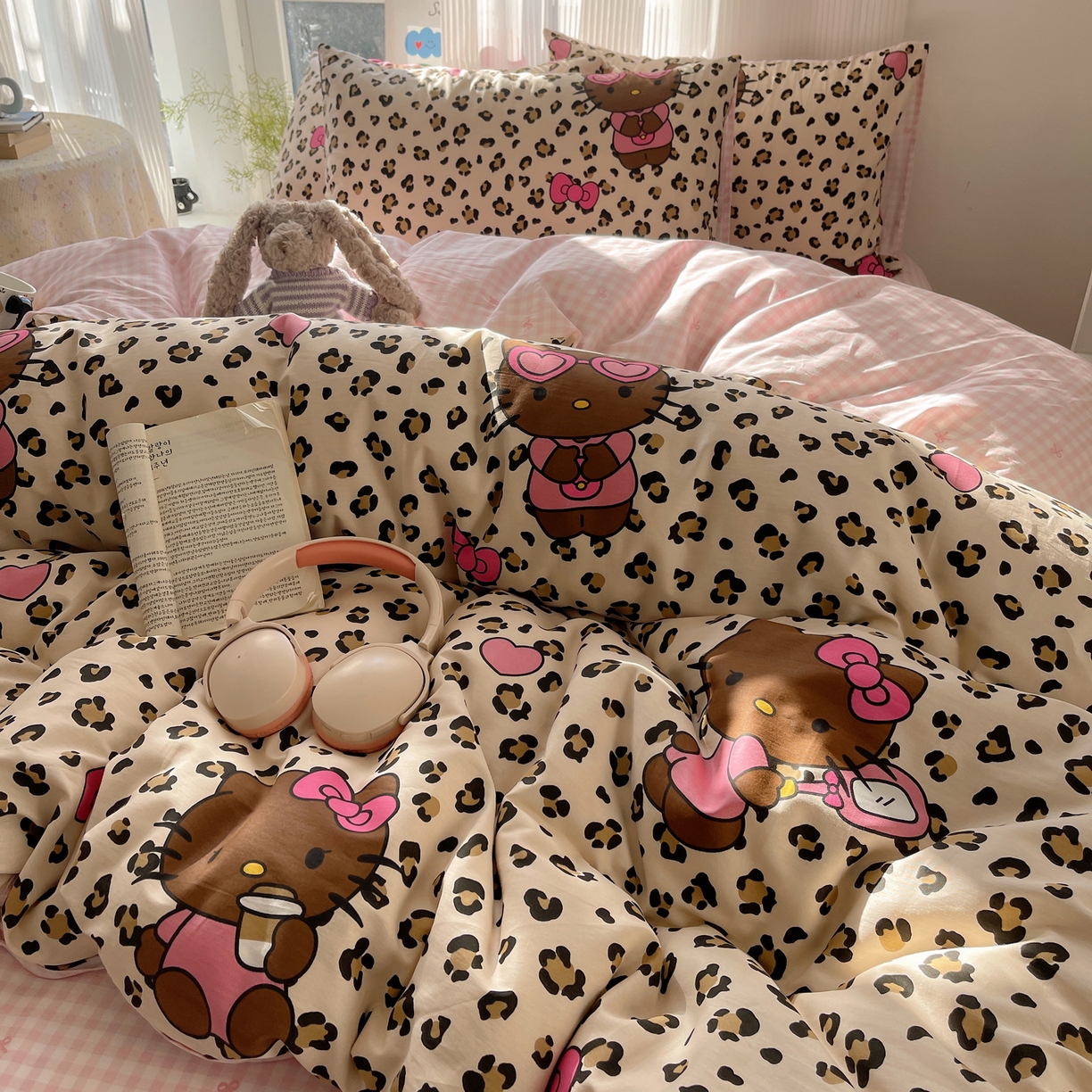 91家纺网 家纺一手货源 找家纺 六巷胡同 2026新款INS减龄可爱风卡通全棉四件套（第二系列） 豹纹黑皮猫