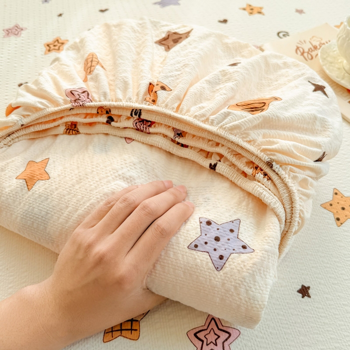 91家纺网 家纺一手货源 找家纺 贝扬思家纺 2026新款高克重泡芙纱印花款单床笠床笠单件-浅糯 CL浅糯-逢星岛