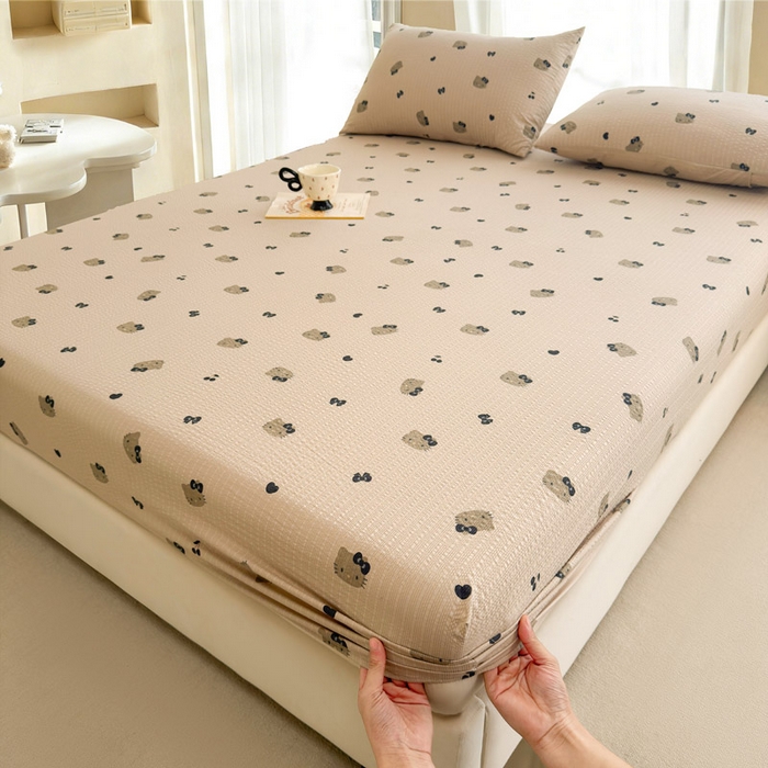 91家纺网 家纺一手货源 找家纺 贝扬思家纺 2026新款高克重泡芙纱印花款单床笠床笠单件-浅糯 CL浅糯-咖啡小猫