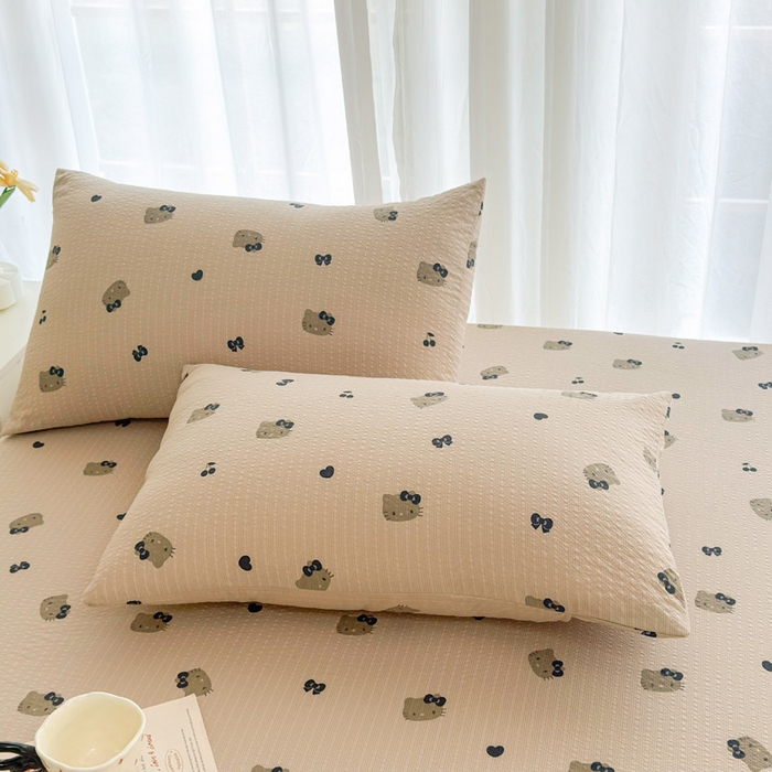 91家纺网 家纺一手货源 找家纺 贝扬思家纺 2026新款高克重泡芙纱印花款单床笠床笠单件-浅糯 CL浅糯-咖啡小猫