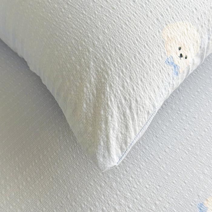 91家纺网 家纺一手货源 找家纺 贝扬思家纺 2026新款高克重泡芙纱印花款单床笠床笠单件-浅糯 CL浅糯-蓝领结狗