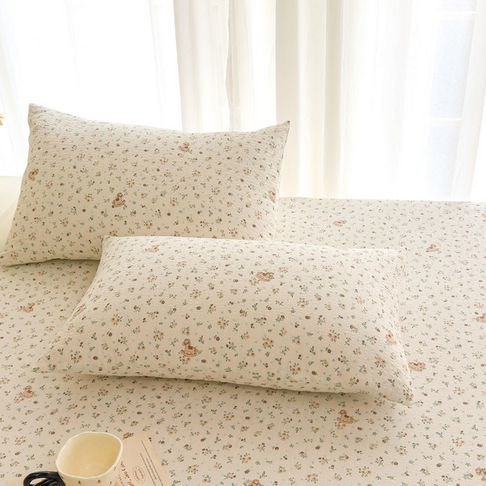 91家纺网 家纺一手货源 找家纺 贝扬思家纺 2026新款高克重泡芙纱印花款单床笠床笠单件-浅糯 CL浅糯-木马小花团