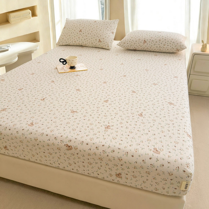 91家纺网 家纺一手货源 找家纺 贝扬思家纺 2026新款高克重泡芙纱印花款单床笠床笠单件-浅糯 CL浅糯-木马小花团