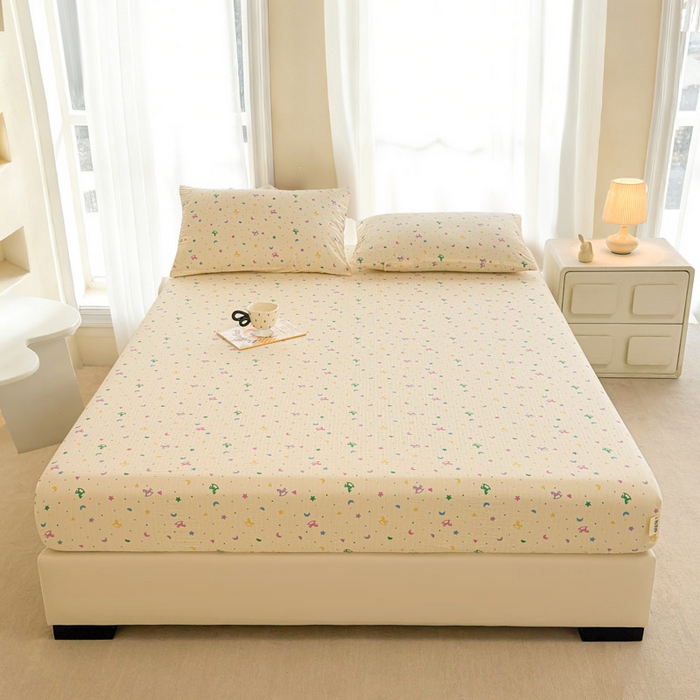 91家纺网 家纺一手货源 找家纺 贝扬思家纺 2026新款高克重泡芙纱印花款单床笠床笠单件-浅糯 CL浅糯-摇摇木马