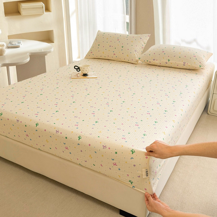 91家纺网 家纺一手货源 找家纺 贝扬思家纺 2026新款高克重泡芙纱印花款单床笠床笠单件-浅糯 CL浅糯-摇摇木马