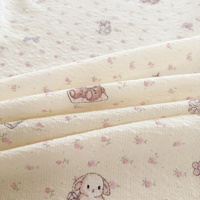 91家纺网 家纺一手货源 找家纺 贝扬思家纺 2026新款高克重泡芙纱印花款单床笠床笠单件-浅糯 CL浅糯-悦悦小兔