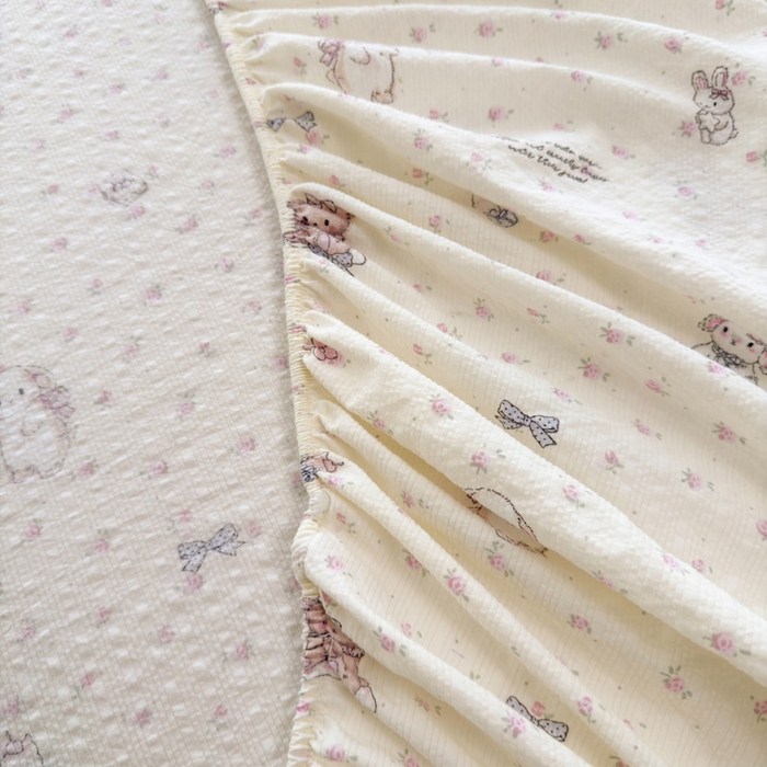 91家纺网 家纺一手货源 找家纺 贝扬思家纺 2026新款高克重泡芙纱印花款单床笠床笠单件-浅糯 CL浅糯-悦悦小兔