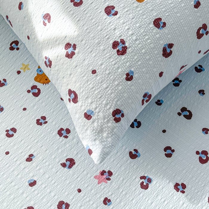 91家纺网 家纺一手货源 找家纺 贝扬思家纺 2026新款高克重泡芙纱印花款单床单-软糖 CD软糖-豹纹咪星蓝