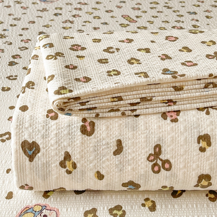 91家纺网 家纺一手货源 找家纺 贝扬思家纺 2026新款高克重泡芙纱印花款单床单-软糖 CD软糖-豹纹新新