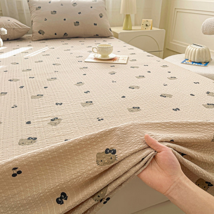 91家纺网 家纺一手货源 找家纺 贝扬思家纺 2026新款高克重泡芙纱印花款单床单-软糖 CD软糖-咖啡小猫