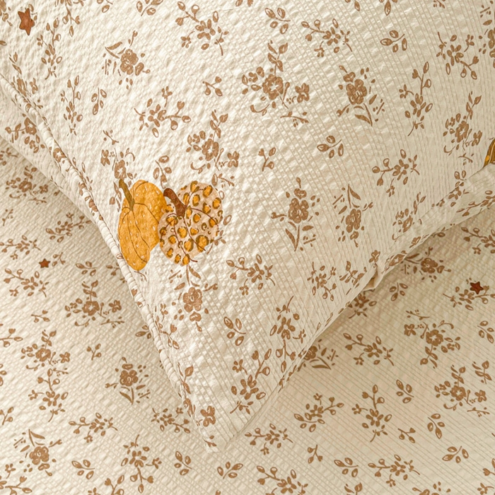 91家纺网 家纺一手货源 找家纺 贝扬思家纺 2026新款高克重泡芙纱印花款单床单-软糖 CD软糖-秋末南瓜星