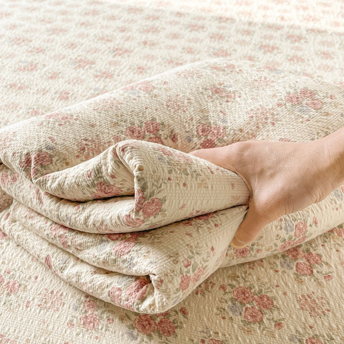 91家纺网 家纺一手货源 找家纺 贝扬思家纺 2026新款高克重泡芙纱印花款单床单-软糖 CD软糖-日光漫游