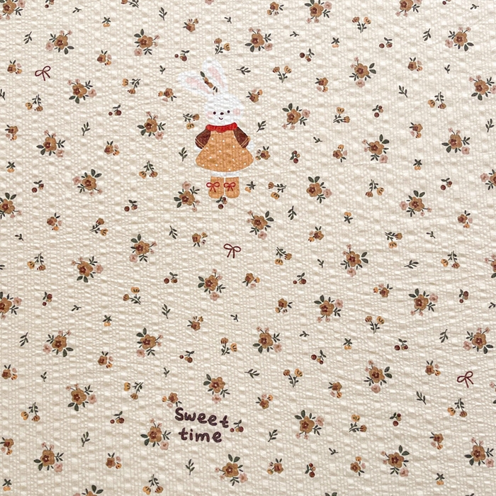 91家纺网 家纺一手货源 找家纺 贝扬思家纺 2026新款高克重泡芙纱印花款单床单-软糖 CD软糖-田园兔