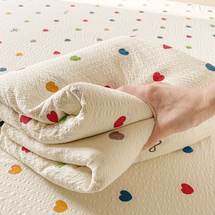 91家纺网 家纺一手货源 找家纺 贝扬思家纺 2026新款高克重泡芙纱印花款单床单-软糖 CD软糖-微笑彩心