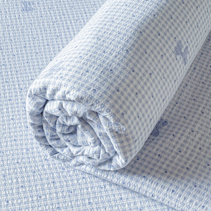 91家纺网 家纺一手货源 找家纺 贝扬思家纺 2026新款高克重泡芙纱印花款单床单-软糖 CD软糖-予诗蓝