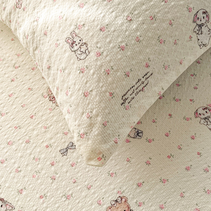 91家纺网 家纺一手货源 找家纺 贝扬思家纺 2026新款高克重泡芙纱印花款单床单-软糖 CD软糖-悦悦小兔
