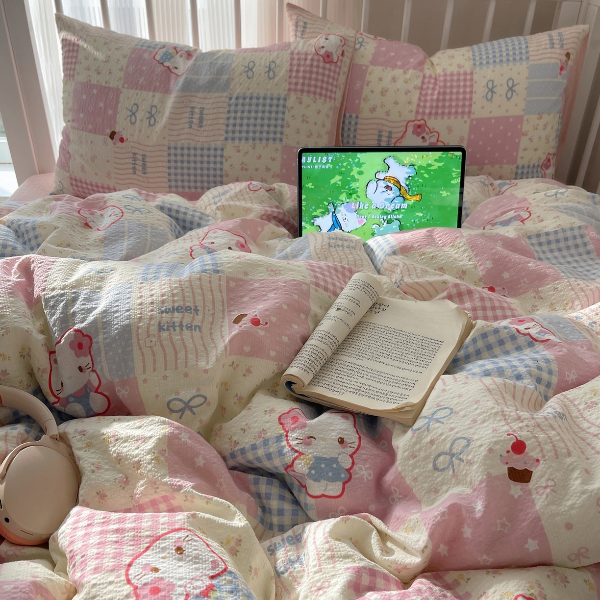 91家纺网 家纺一手货源 找家纺 贝扬思家纺 2026新款高品质A类泡芙纱-可爱猫猫系列普通款四件套（110g） 甜喵块块