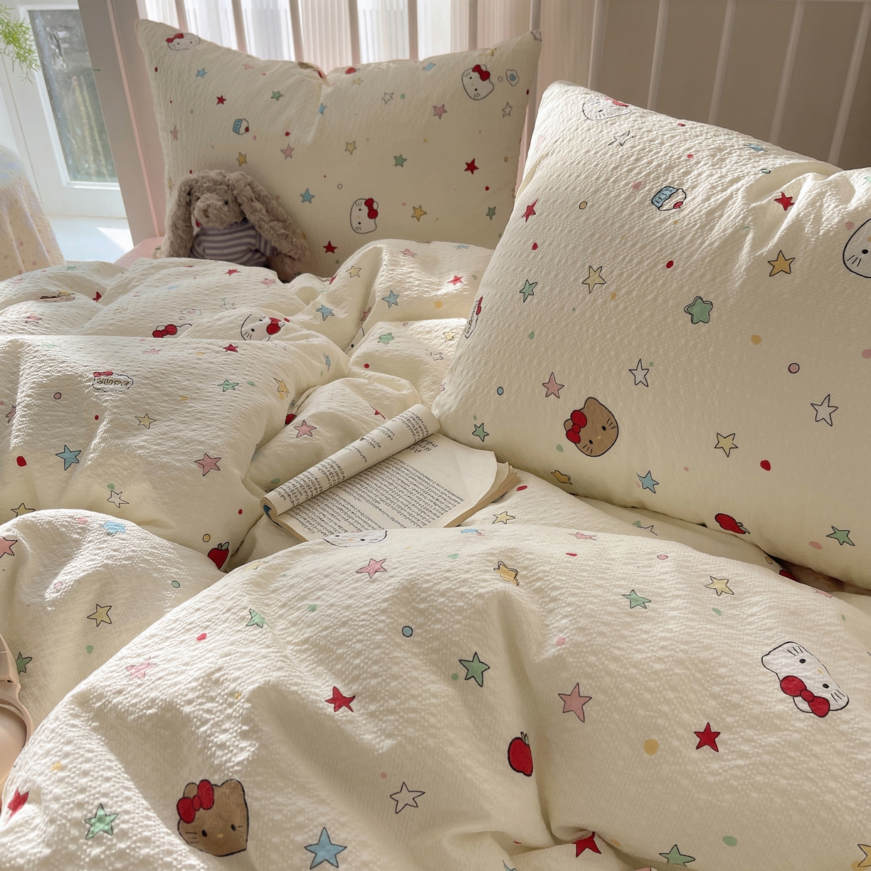 91家纺网 家纺一手货源 找家纺 贝扬思家纺 2026新款高品质A类泡芙纱-可爱猫猫系列普通款四件套（110g） 星芒凯蒂