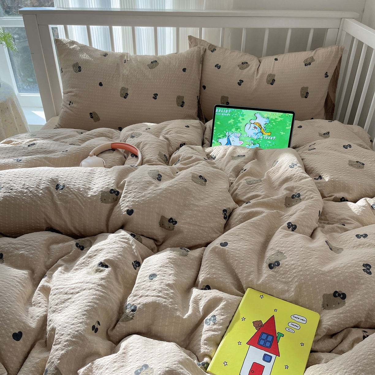 贝扬思家纺 2026新款高品质A类泡芙纱-可爱猫猫系列普通款四件套（110g） 咖啡小猫