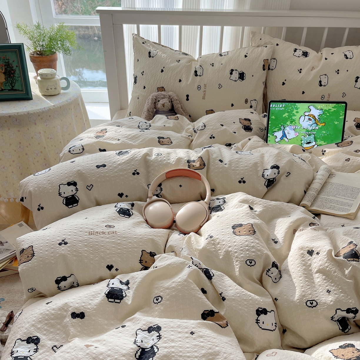 91家纺网 家纺一手货源 找家纺 贝扬思家纺 2026新款高品质A类泡芙纱-可爱猫猫系列普通款四件套（110g） 奥利奥小猫