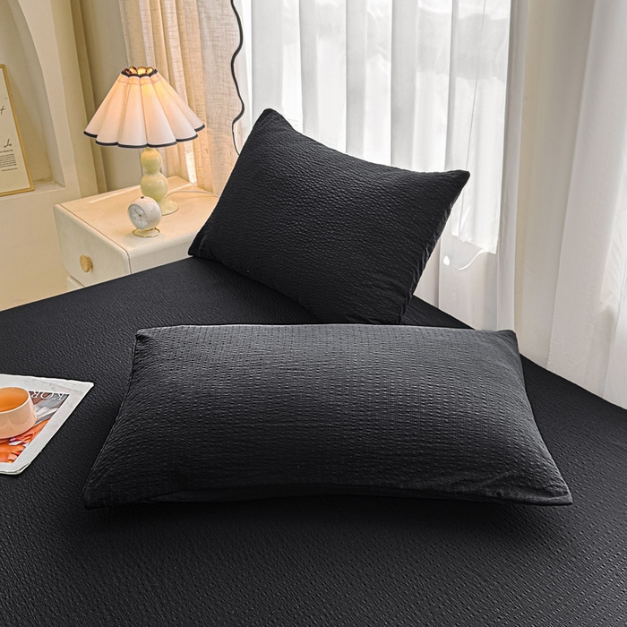 91家纺网 家纺一手货源 找家纺 贝扬思家纺 2026新款高品质A类泡芙纱纯色单床笠系列-110g CL-黑色