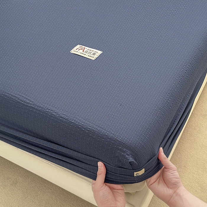 91家纺网 家纺一手货源 找家纺 贝扬思家纺 2026新款高品质A类泡芙纱纯色单床笠系列-110g CL-深蓝